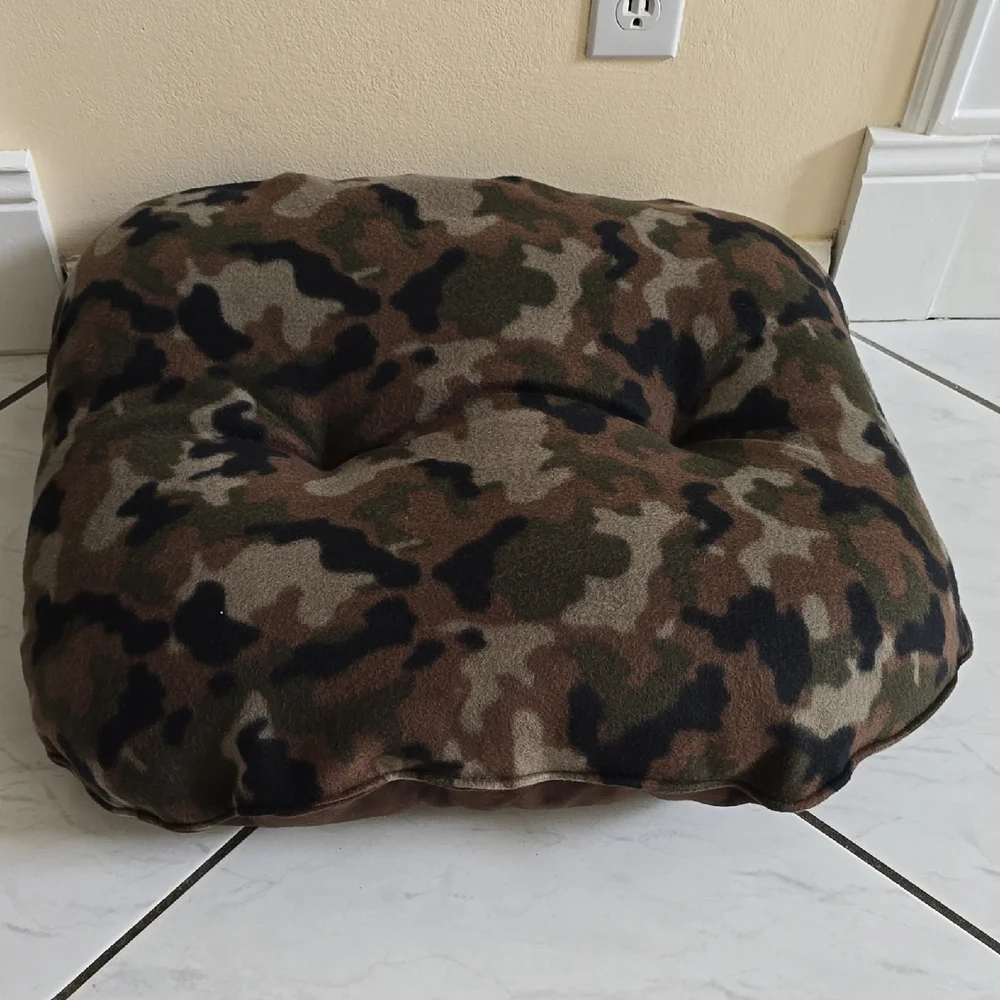 Dog Bed New Camouflage Pet Bed Largr 29x25 Inches